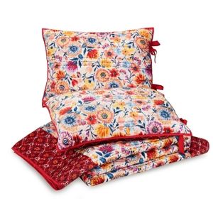 NEW Pioneer Woman Queen Quilt set with matching shams